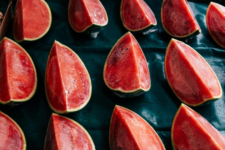 Essen mit W – frische Wassermelone aufgeschnitten