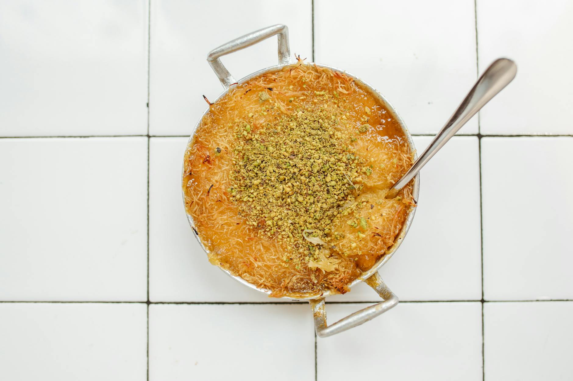 Jordanien Essen und Trinken – Knafeh mit Käse und Sirup