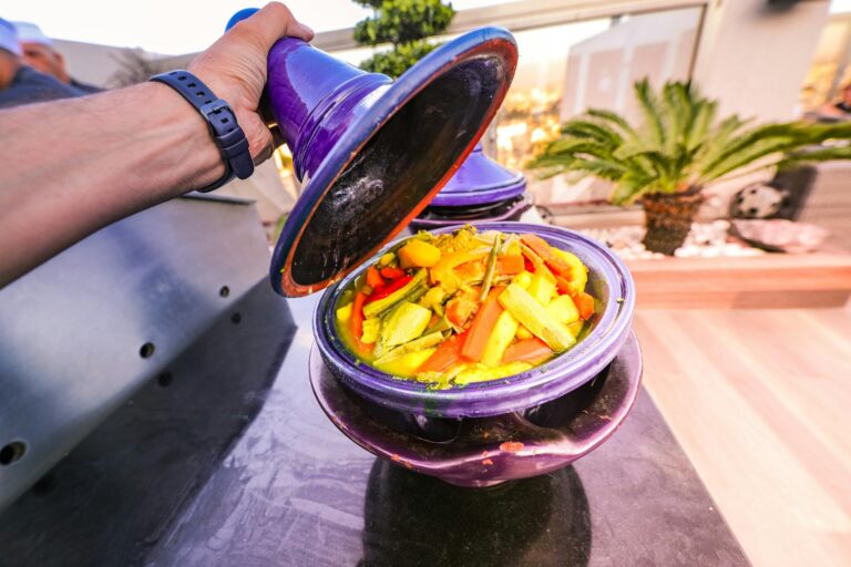 Marokko Essen und Trinken – Tajine mit Lamm und Aprikosen