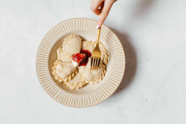 Polen Essen und Trinken – Pierogi-Teigtaschen